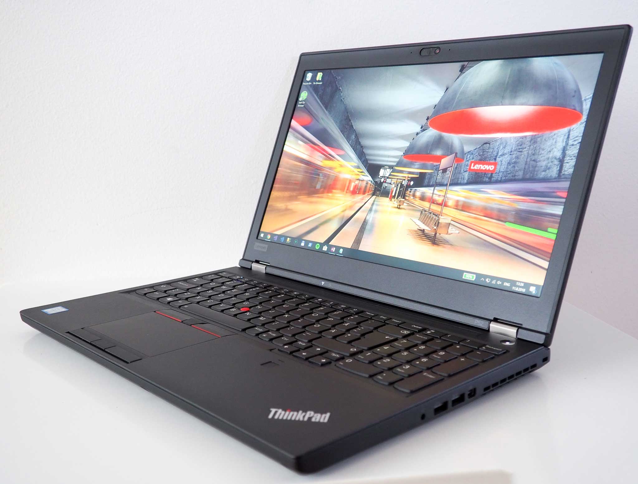 خرید لپ تاپ لنوو Lenovo ThinkPad P52 صفحه 15.6 اینچی پردازنده Core i7 نسل هشتم گرافیک چهار گیگ و شش گیگ NVIDIA 